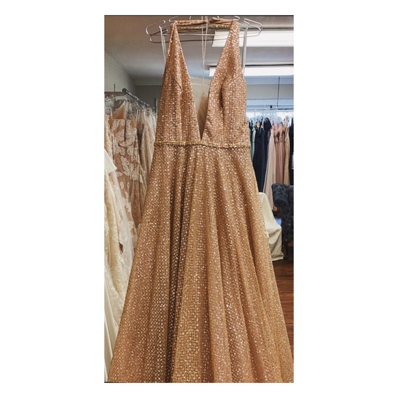 Wtoo by Watters wedding gown - Picture 3 of 7